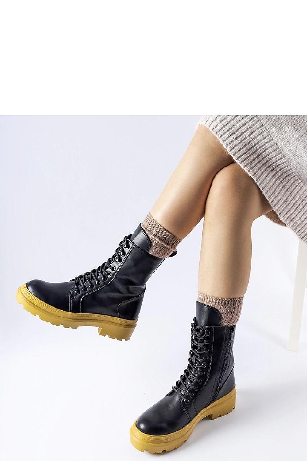 Laarsjes model 205839 Solea