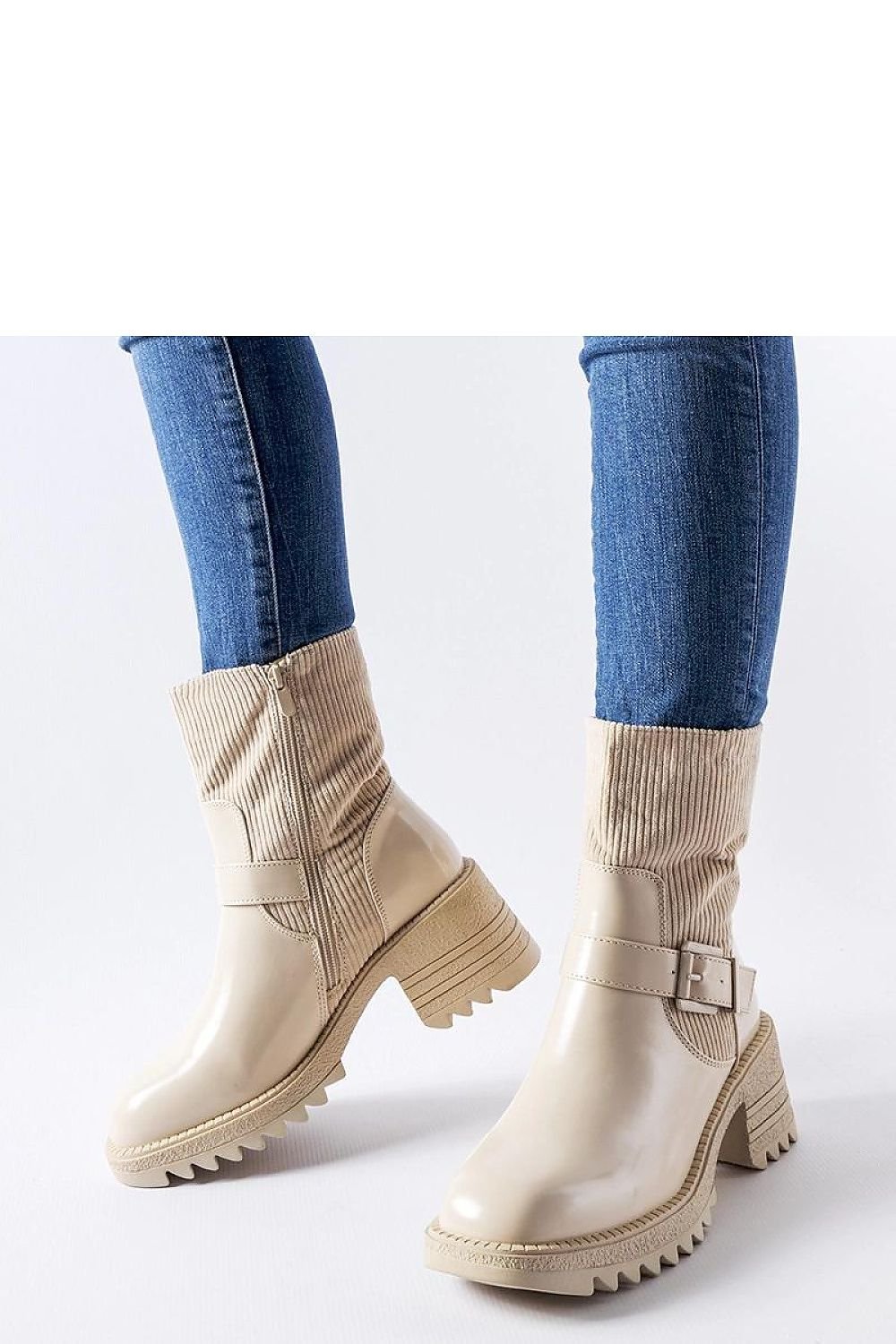 Laarsjes op sleehak model 206526 Solea