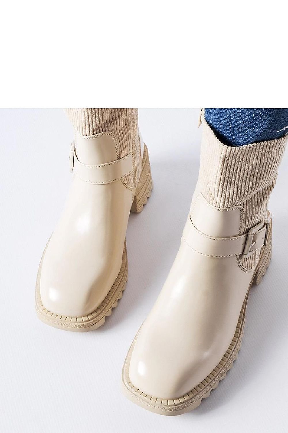Laarsjes op sleehak model 206526 Solea
