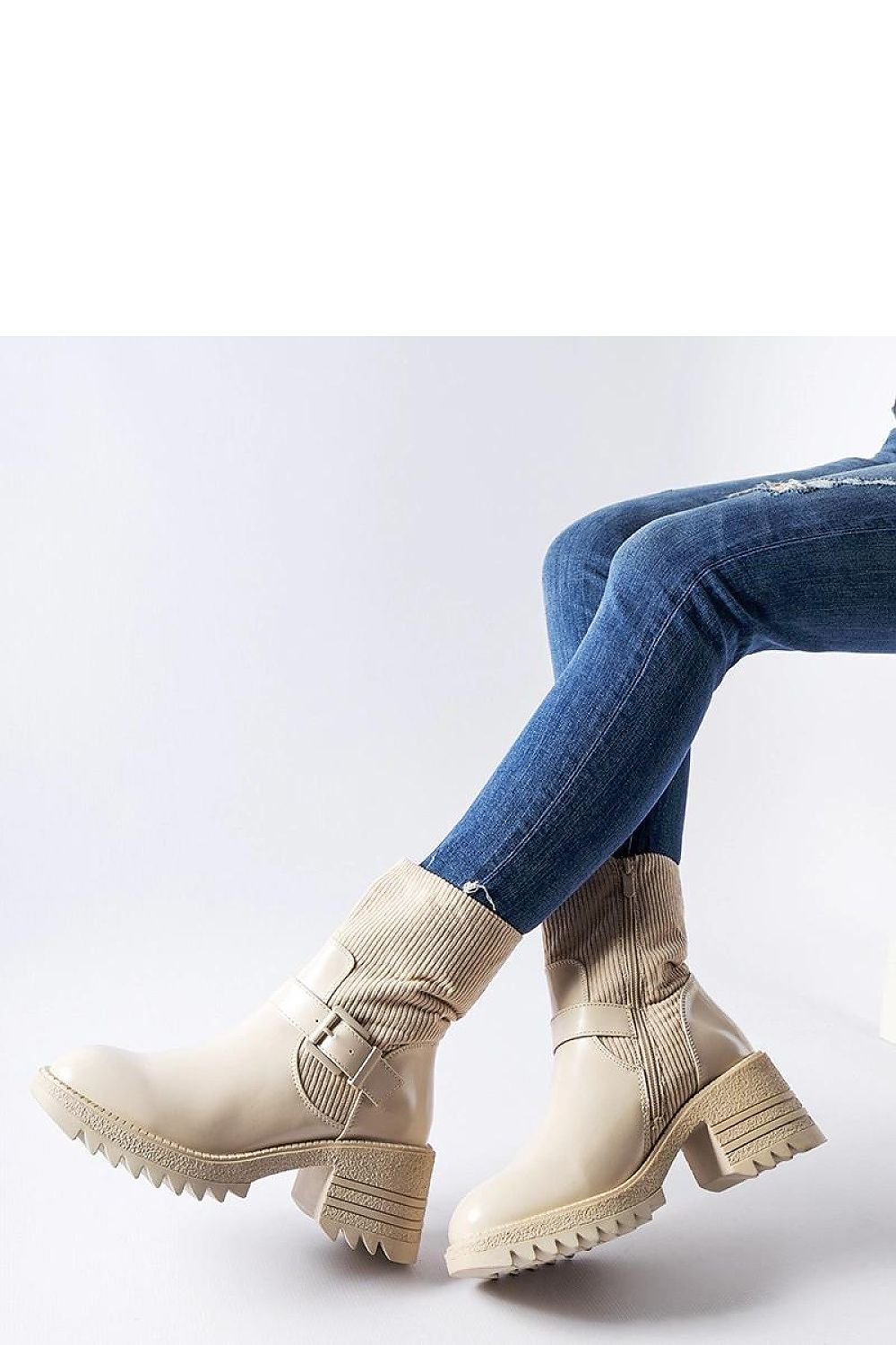 Laarsjes op sleehak model 206526 Solea