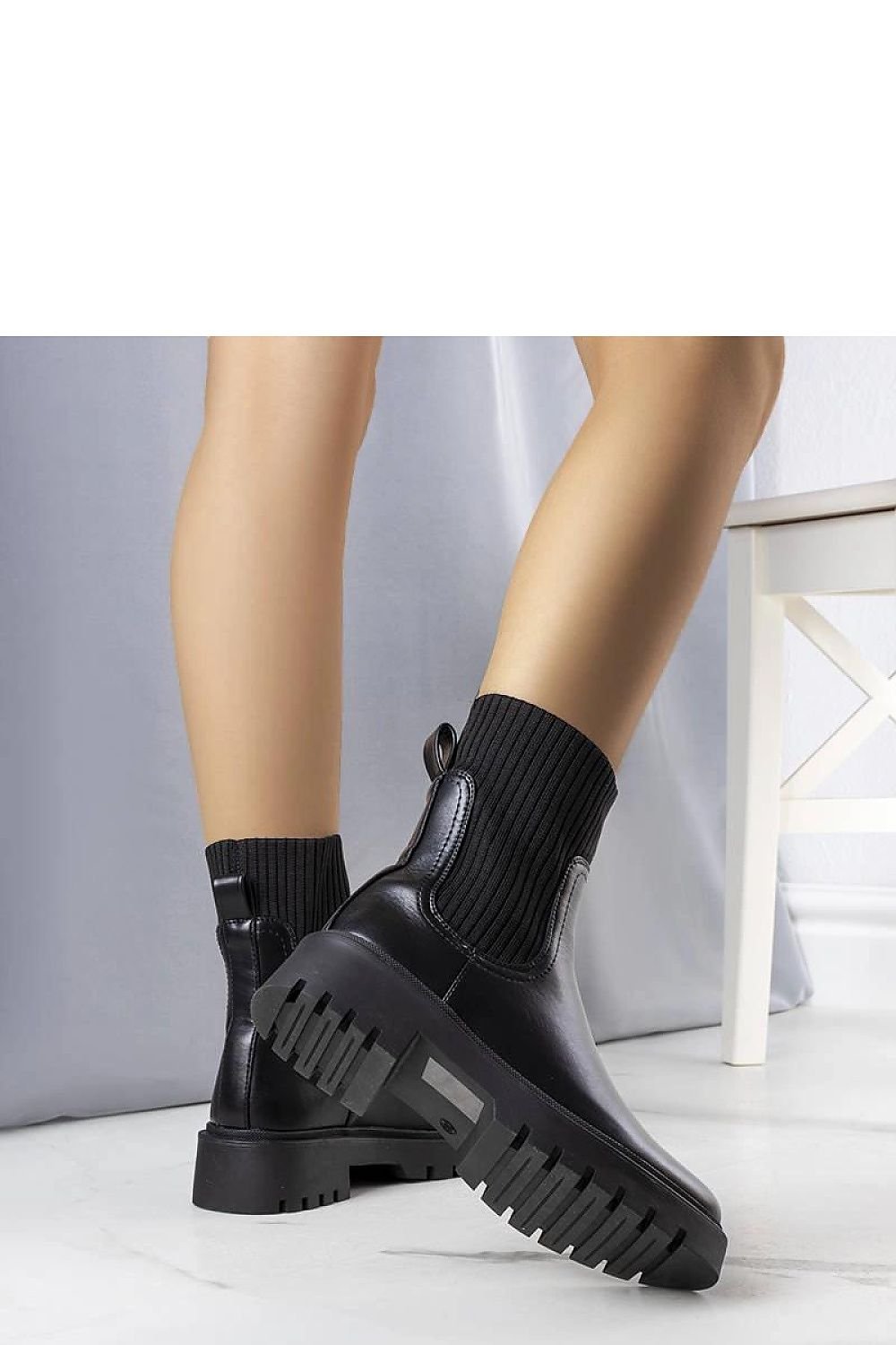  Laarsjes model 205880 Solea 